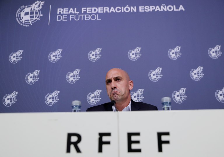 La dura sanción de la FIFA a Rubiales por el beso no consentido a la