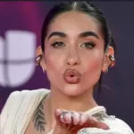 María Becerra emocionó al ayudar a pagar el costoso tratamiento oncológico de una fan