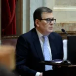 Gerardo Zamora presentó un proyecto de ley para combatir la ludopatía infantil en Argentina