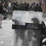 Bolivia: choques entre manifestantes y policías en el centro de La Paz