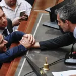 ​El pacto Menem-Ritondo blindó a Adorni: la oposición no logró el quórum y se cayó la sesión para interpelarlo