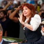 A un año de la detención de Cristina Kirchner: el PJ en shock, las vigilias militantes y la polémica del balcón