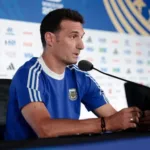 Lionel Scaloni sobre el equipo titular ante Inglaterra: “Podríamos hacer un cambio”