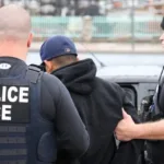 Trump y el secretario de Seguridad “están de acuerdo” en reanudar controles de tránsito de ICE