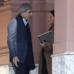 La recaudación se desplomó otro 7,4% y obliga a Caputo a profundizar el ajuste