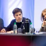 Kicillof plantó bandera ante el kirchnerismo: reunió a su tropa y exigió internas sin condicionamientos
