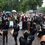 Más de mil artistas darán vida hoy a la Acción Teatral Urbana por el cumpleaños de Santiago