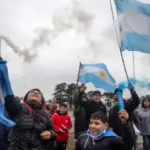 ​Aterrizó en Ezeiza el avión que trajo de regreso a los subcampeones del mundo