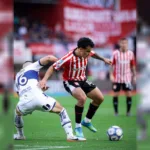 Estudiantes pasó por arriba a Gimnasia en un clásico platense picante y festejó en UNO