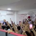 [Video] Llamil Abdala confirmó su triunfo en La Banda y se desataron los festejos en el búnker del Frente Cívico