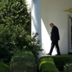 El nivel de aprobación de Trump cae a 33%, señala encuesta