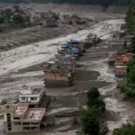 Una inundación arrasó una región de Nepal: hay al menos 22 muertos y casi 400 turistas desaparecidos