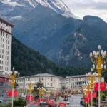 China: equipos de rescatistas buscan a más de 500 personas tras un desastre ambiental