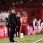 Independiente confirmó la salida del entrenador Gustavo Quinteros: qué dice el comunicado