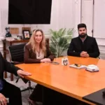 Karina Milei apuesta al diálogo con el obispo Colombo para atenuar las críticas eclesiásticas ante la visita papal