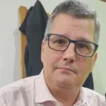 Exministro Desideri: “Milei implosionó todo”